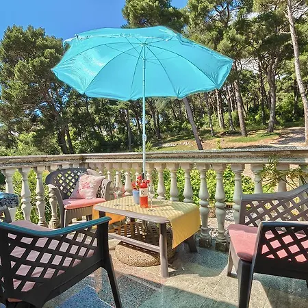 شقة Ljiljana بولا